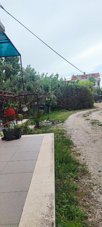 Apartman Duce Milka Duće Exterior foto